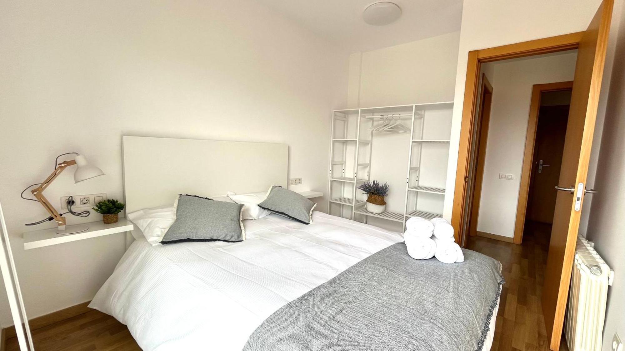 Apartamento Con Terraza By Prestigi Terrassa Ngoại thất bức ảnh